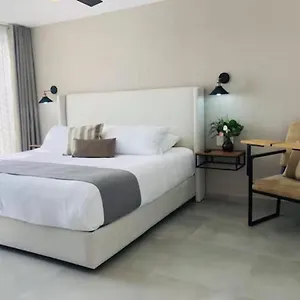 Urban Chapalita Apartahotel